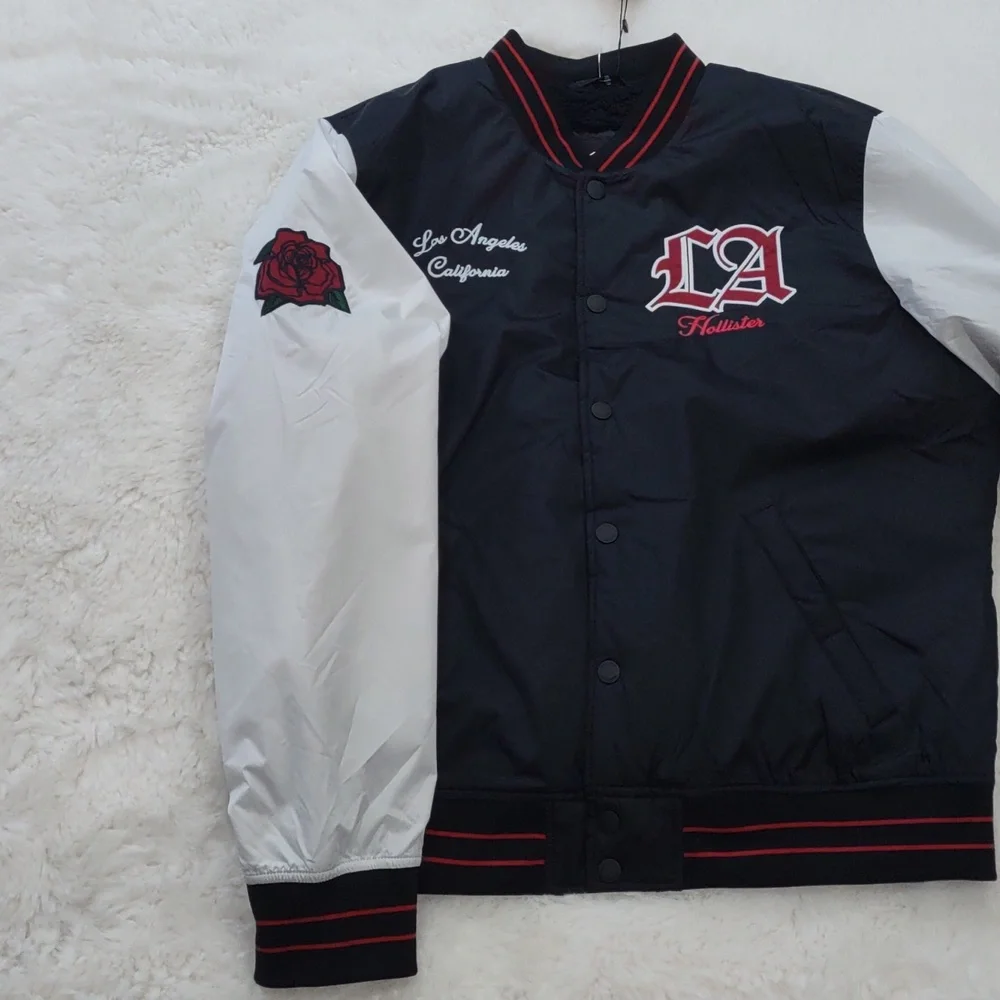 HOLLISTER COZY VARSITY JACKET. - Picture 13 of 17